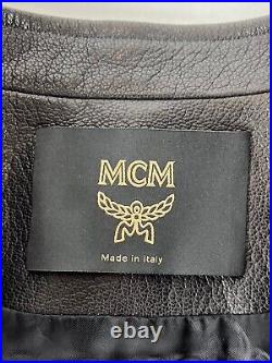 $1950 MCM Mens Black Leather Zip Up Bomber Jacket withPlaque and Logo MHJASMV07BT0